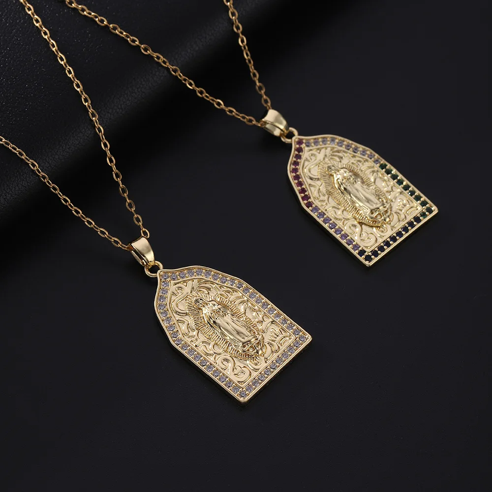 Женская позолоченная цепочка на воротник с фианитом