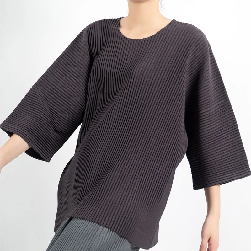 

Miyake pleated T-shirt women's niche round neck T-shirt short-sleeved summer new pleated loose casual pullover top