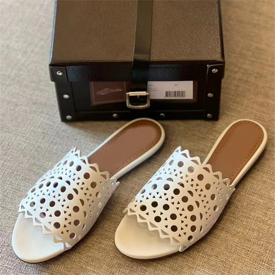 Шлепанцы женские пляжные дизайнерские сандалии на плоской подошве с вырезами