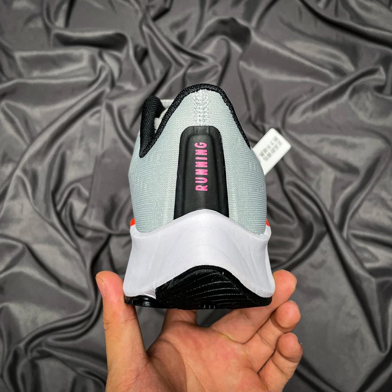 Men Women Running Shoes Anti-slip Unisex Sports Shoes Air Cushion Breathable Lightweight Gym Sneakers Outdoor Mesh Tennis 2023