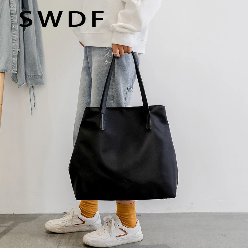 

Повседневная женская сумка SWDF, новинка 2022, высококачественные Нейлоновые женские сумки на плечо, брендовая сумка, вместительные женские то...