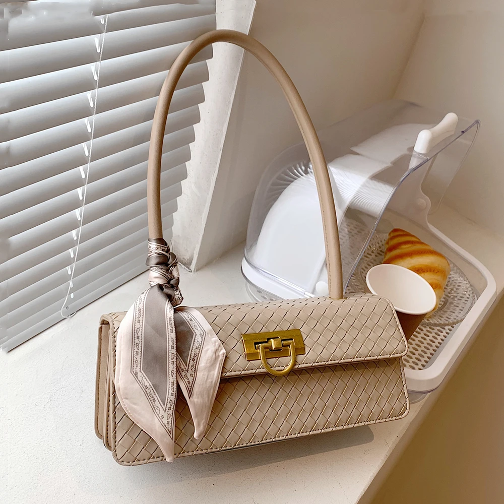 

French Style Scarf Woven Pattern Underarm Shoulder Bags For Women Autumn 2023 Trend Flip Lock Fashion Designer Ladies Handbags