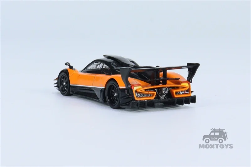 Модель автомобиля Tarmac Works 1:64 Zonda Revolucion Arancio Saint Orange черный литая под давлением