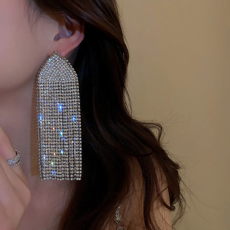 

2022 Fashion Full Rhinestone Drop Earrings Oversize Long Tassel Crystal Earrings for Women Statement Jewelry Gift