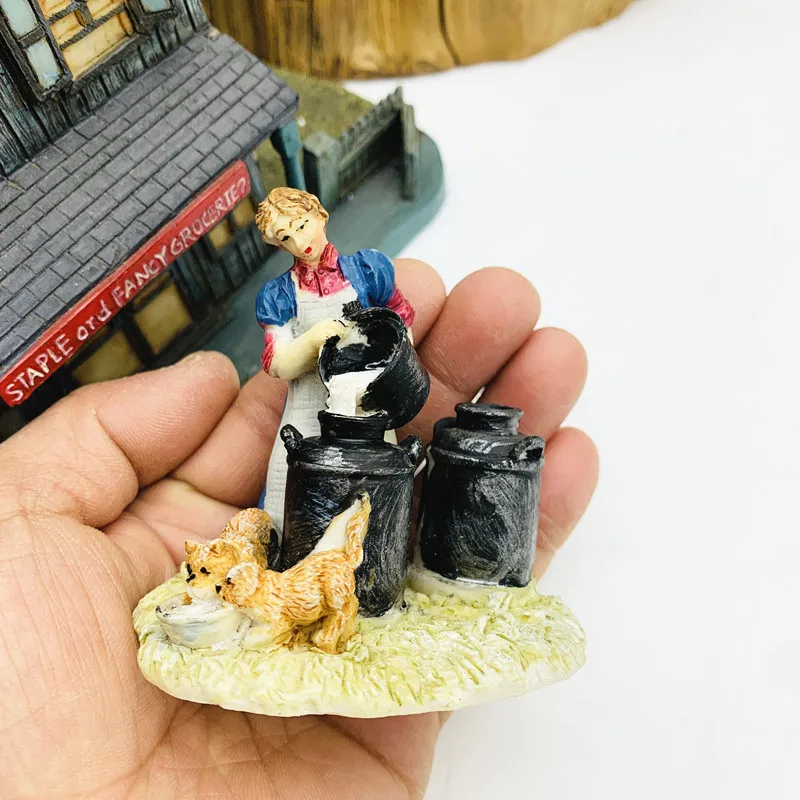 

Миниатюрная кукла для садового декора