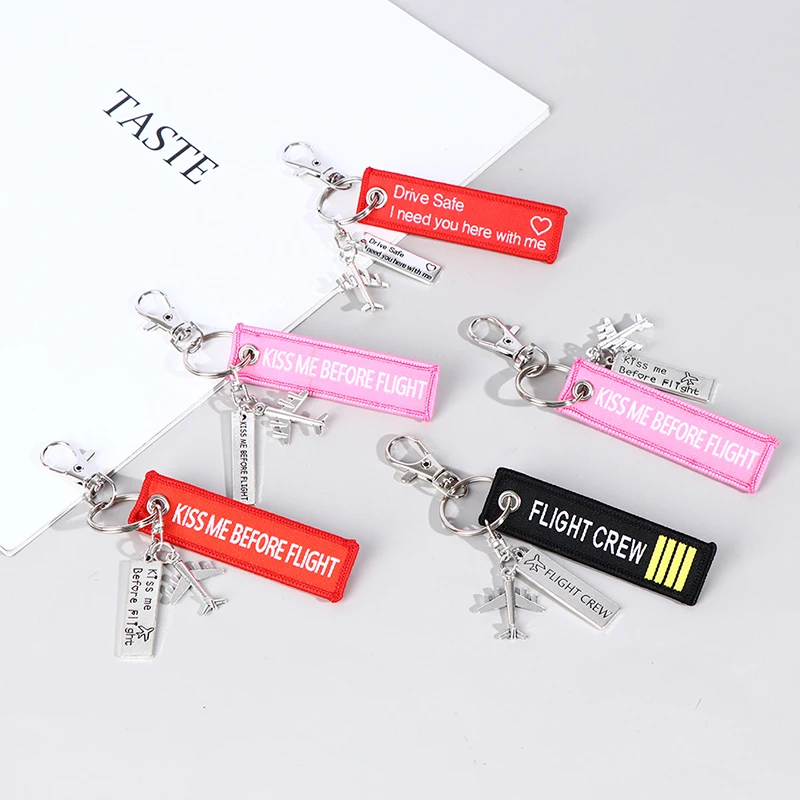 

1Pcs Flight Keychain Set Kiss Me Before Flight Crew Drive Safe Mini Aircraft Metal Carving DIY Pendant Aviation Keychain