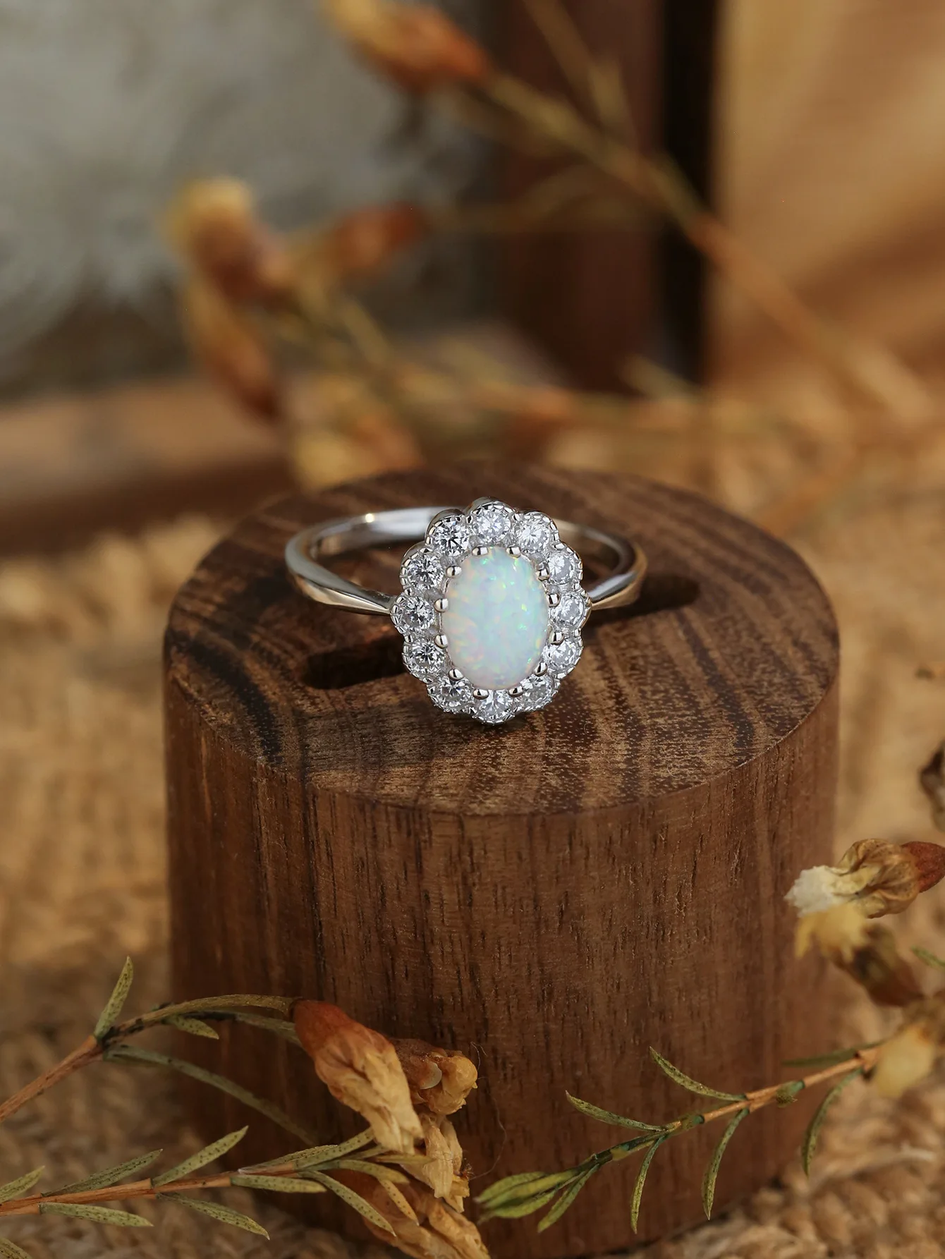 

Женское Универсальное кольцо из серебра 2023 пробы, с белым австралийским драгоценным камнем