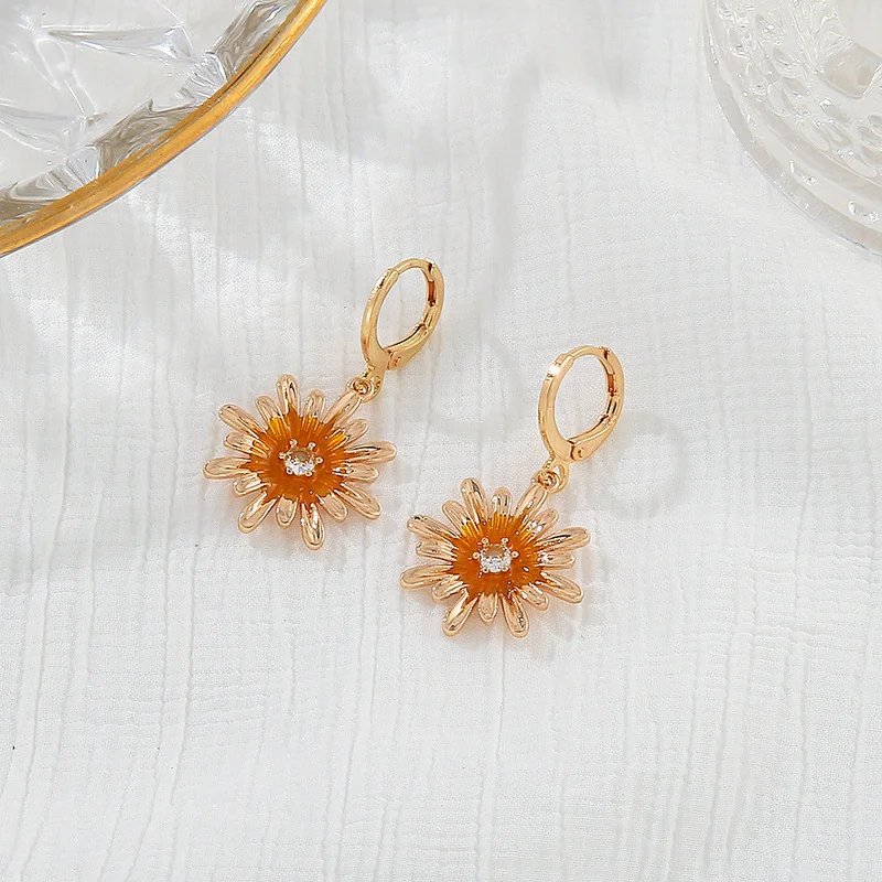 

Vintage Elegant Rhinestone Sunflower Drop Dangle Earrings for Women Wedding Temperament Metal Daisy Earrings Jewelry Gift
