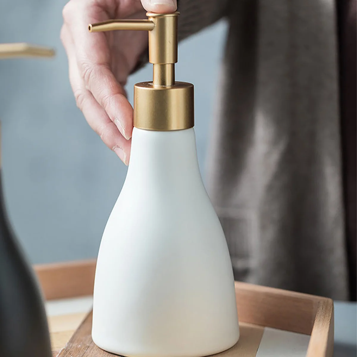 

Lotion Soap Dispenser Refillable Press-type Bottle Ceramic Empty Bottle