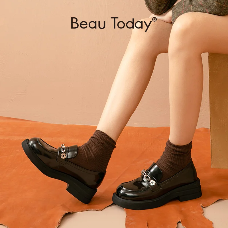 

BeauToday/лоферы на платформе; Женская обувь из коровьей кожи с металлическим украшением в виде цветка и цепочки; Женская обувь на плоской подошве без застежки с круглым носком; 27700 ручной работы