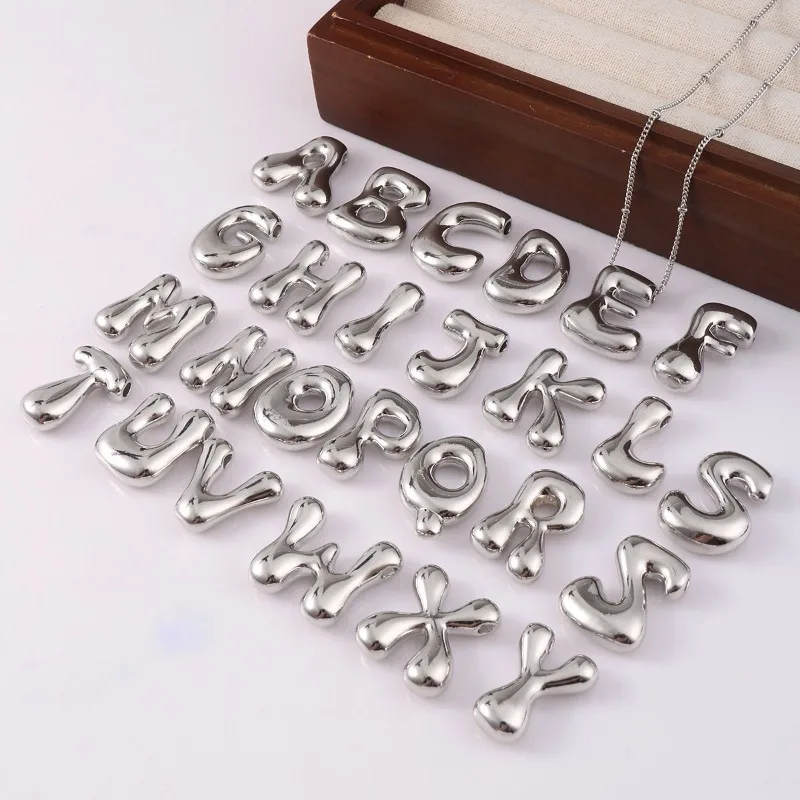 Женское ожерелье с буквами английского алфавита