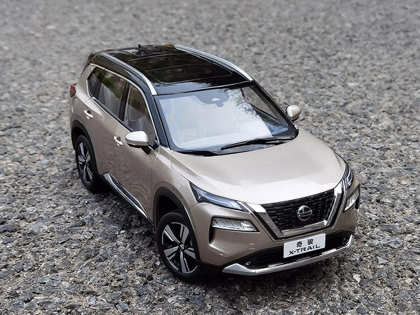 

1/18 Scale Nissan X-TRAIL 2021 SUV Gold Diecast Model Car Toy Collection Gift NIB