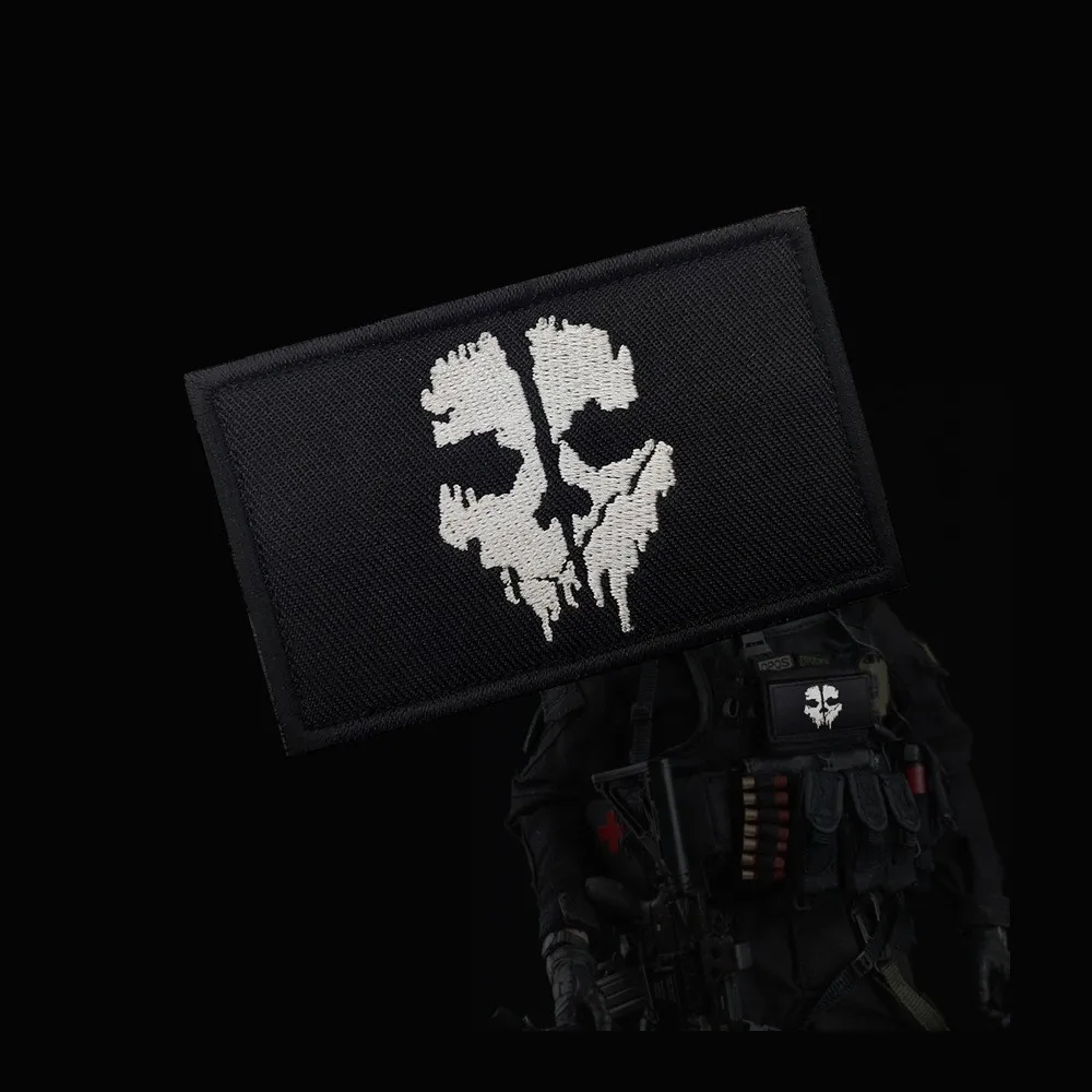 

BACK HAND Call of Duty Ghost Mask Embroidered Patch Tactic Morale Badge Backpack Jacket Sticker Hook&Loop Patches for Clothing