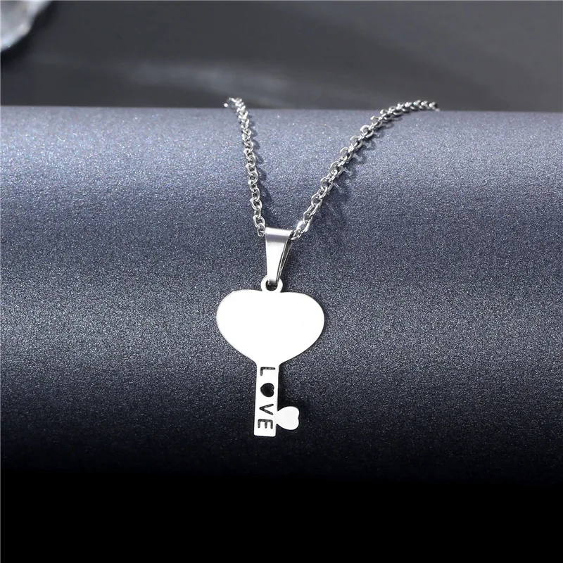 

Stainless Steel Silver Color Creative Heart Key Pendant Necklace For Women Wedding Fashion Sweater Clavicle Chain Jewelry