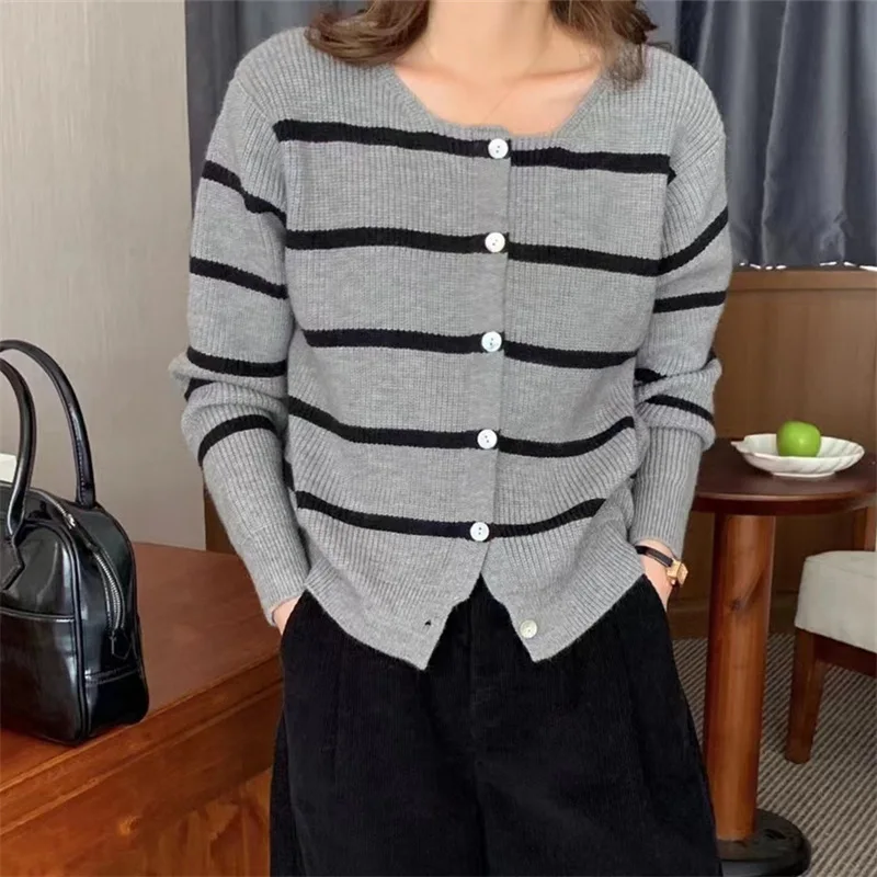 

Striped round neck knitted coat women's autumn and winter new lazy soft waxy sweater cardigan