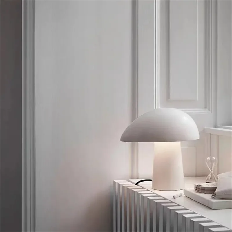 Современная простая приблизительная настольная лампа для спальни прикроватной