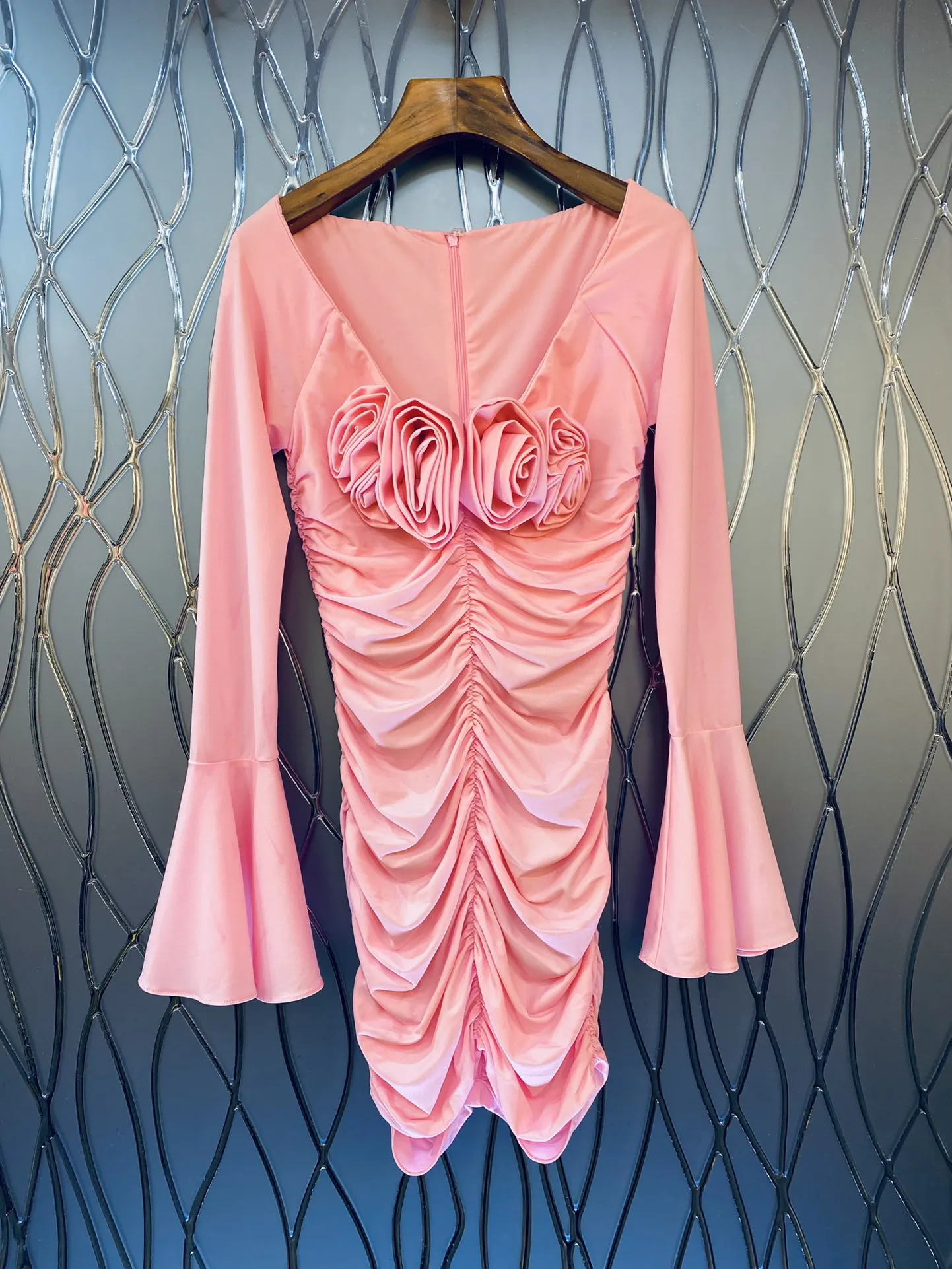 

The new dress is age-reducing and slimming, pure and fairy