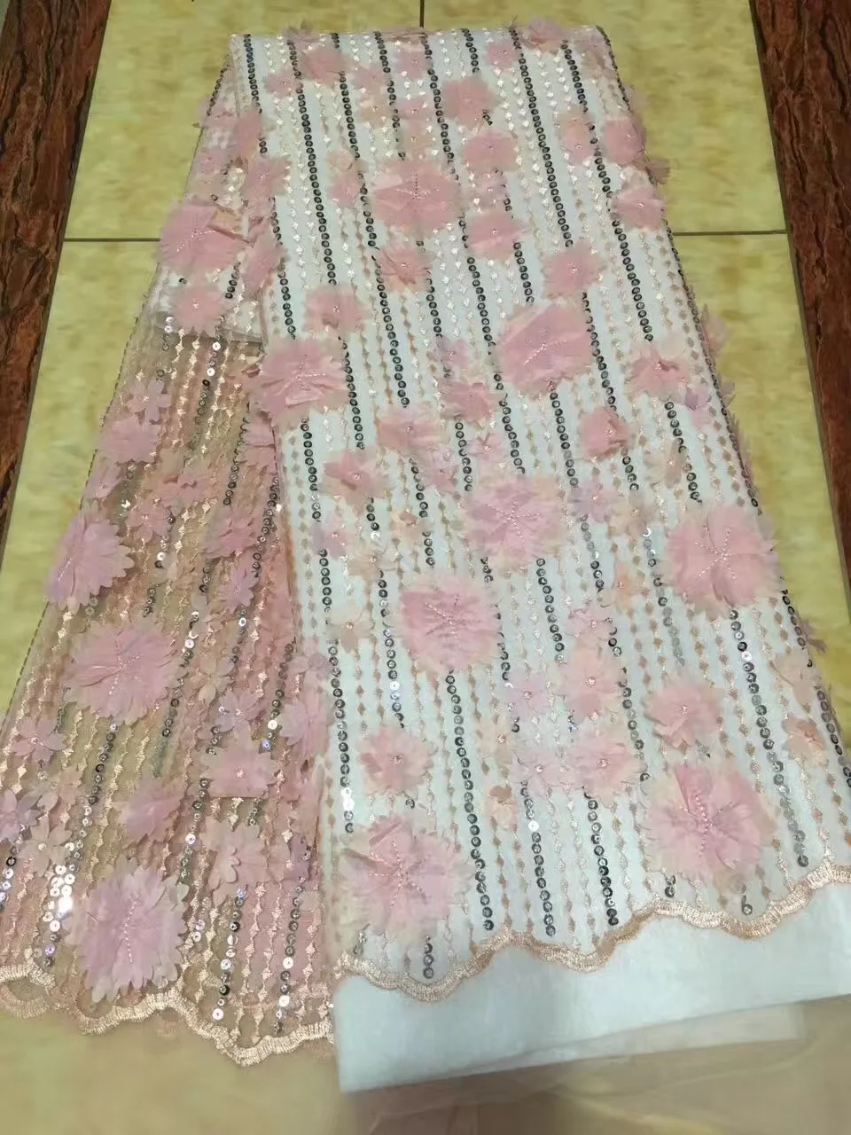 

Latest High Quality African Tulle Lace Fabric Pink Green African Lace Fabric 2021 Hand Cut Nigerian Lace Wedding Fabric