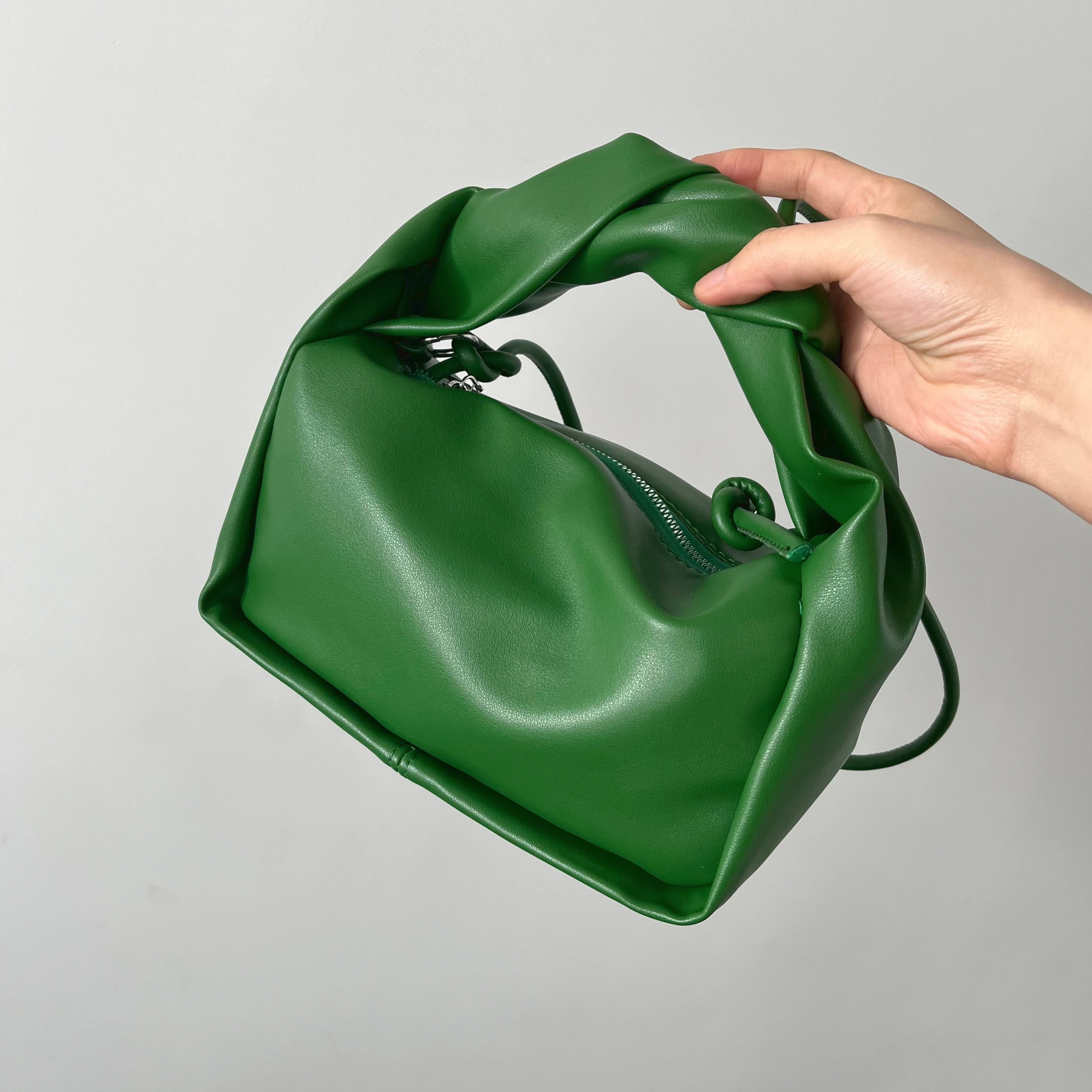 

Soft PU Leather Women's Shoulder Bags Pleated Handle Ladies Fashion Clutch Purse Handbags Simple Female Crossbody Messenger Bag