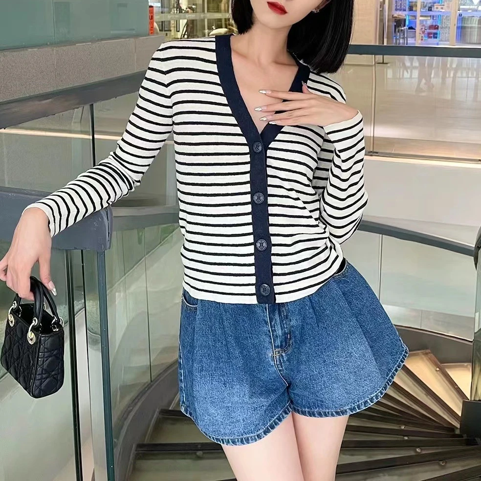 

Women's V-neck Striped Knitting Cardigan 2023 Early Autumn New Ladies Fashion Color Contrast Slim Thin Sweater Coat
