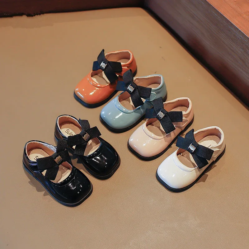 

2023 Spring New Fashion Baby Girls Leather Shoes Patent Leather Students Square Beans Shoes Solid Color Single Shoes