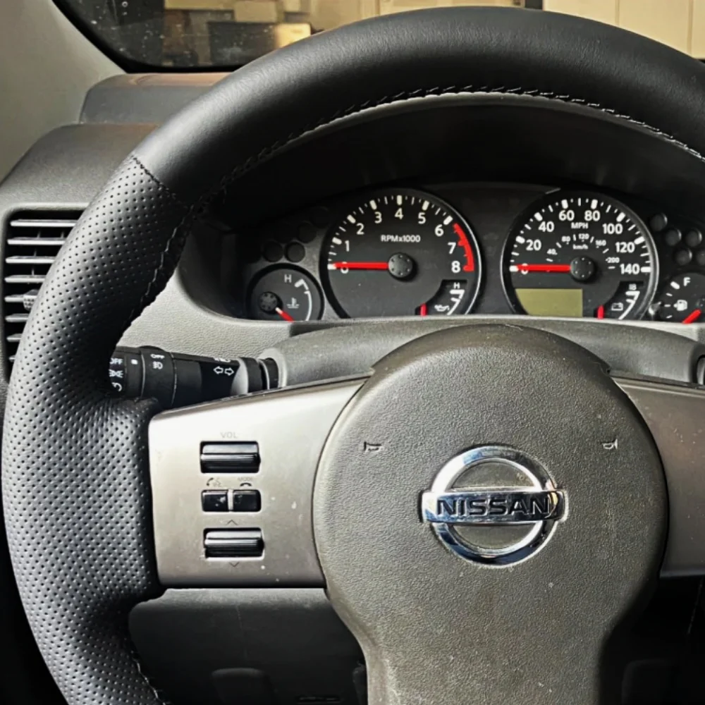 Фото Ручное шитье из микрофибры, кожаный чехол на руль автомобиля для Nissan Navara 2005-2010 Pathfinder 2005 2008 2010 №2