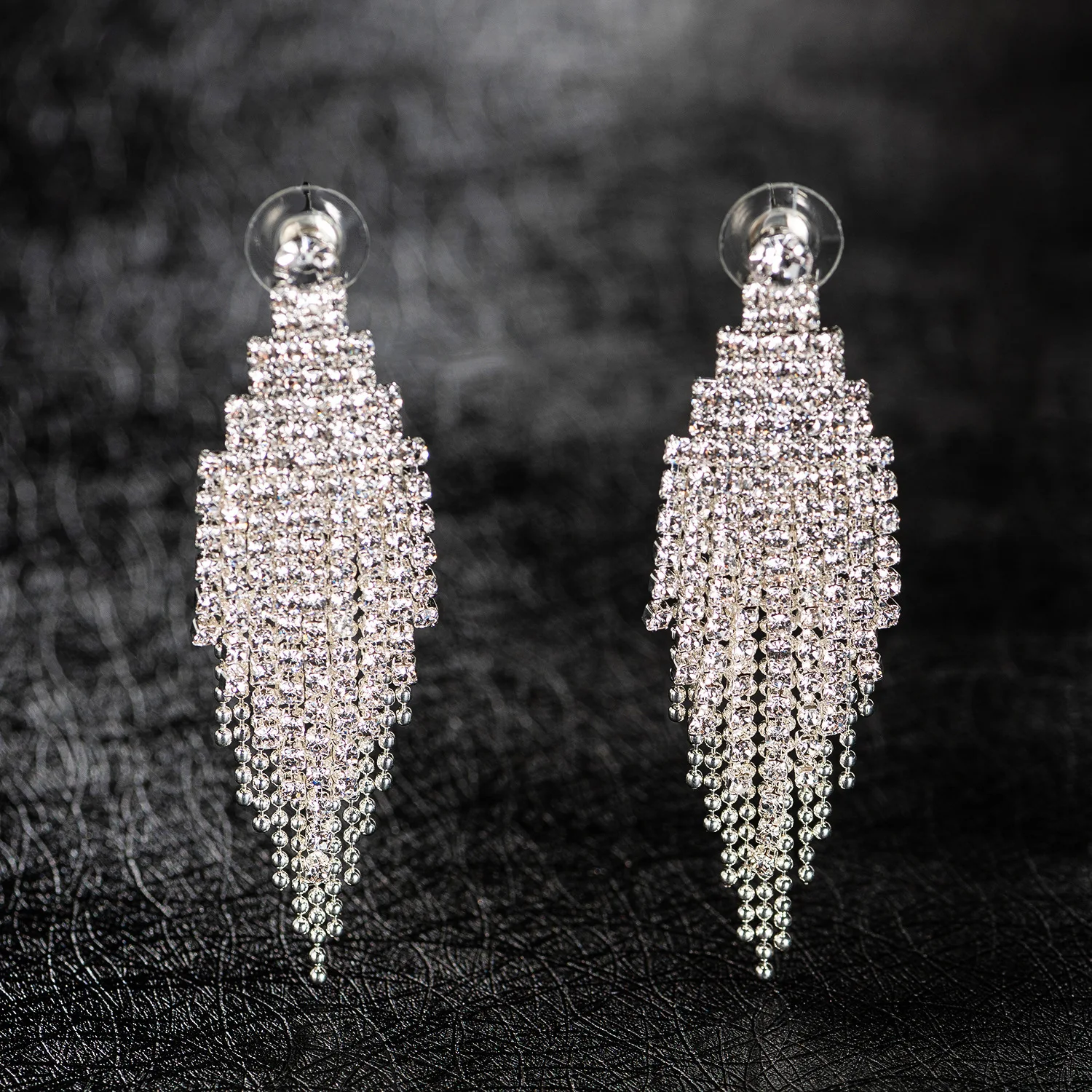 

European and American Exaggerated Long Fashion Chain Tassel Fashion Earrings Women's Personality Style Diamond Earrings Earrings