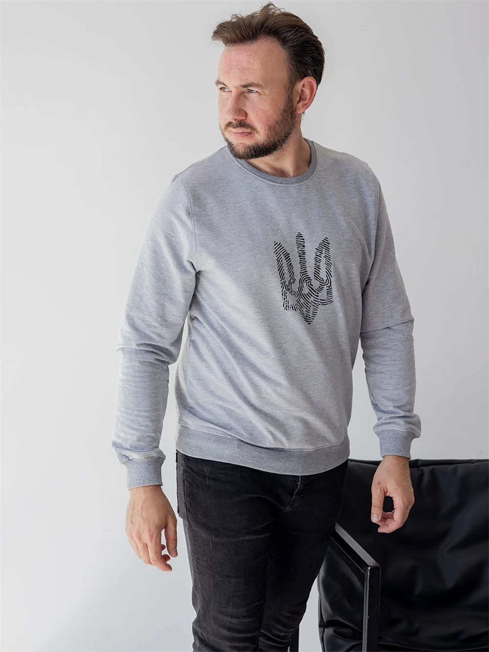 Мужская вязаная толстовка с патриотическим принтом трезубец осенний стиль