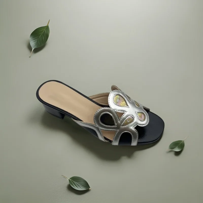 Босоножки женские на низком каблуке роскошные сандалии с украшением в виде