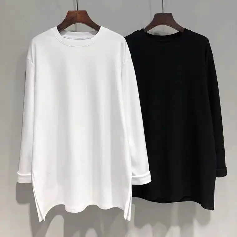 Белая рубашка с разрезом для беременных