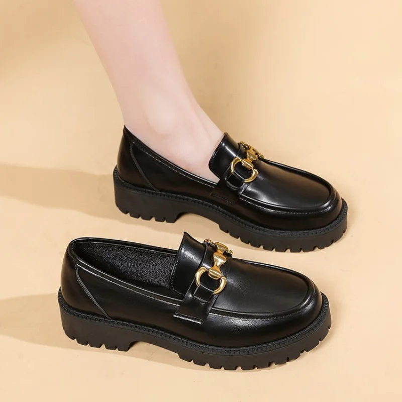 

Women Loafers 2023 Spring Metal Button Black Platform Women's Shoes Fashion JK Lolita Soft Soled Student Office Leather Pumps