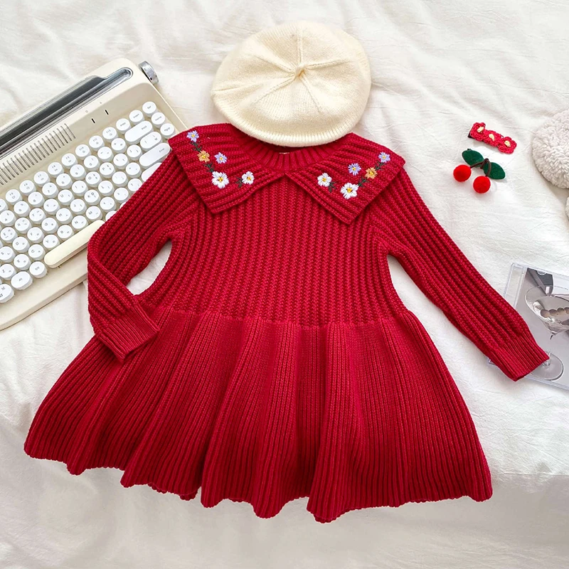 

Детское трикотажное платье с вышивкой, с длинным рукавом