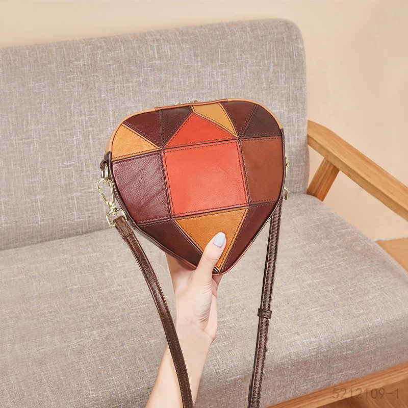 Сумка на цепочке с сердечками Love Женская Модный милый мессенджер через плечо из