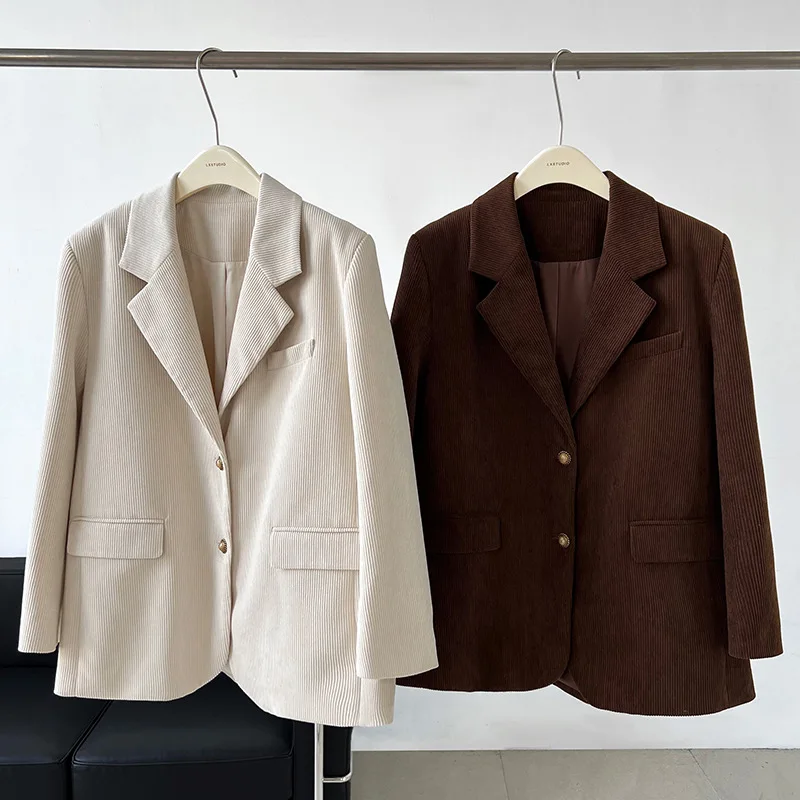 Женский вельветовый блейзер с отложным воротником