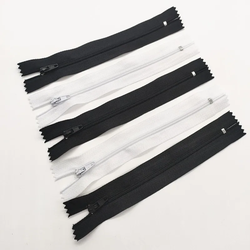 

Black and White 20Pcs 3# 7.5-100CM Closed Nylon Coil Zipper Suitable For Clothes