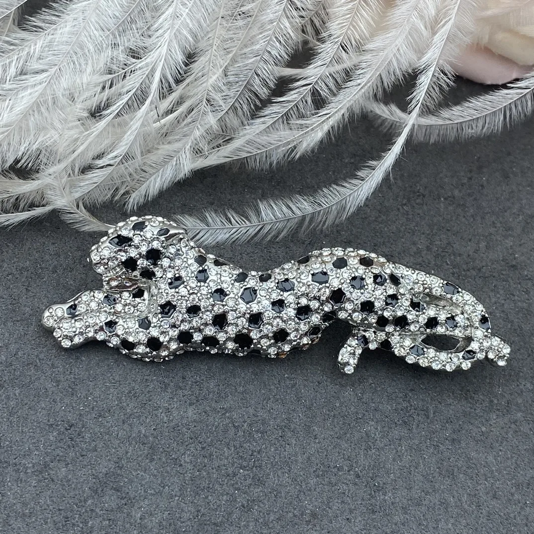 

Personality Vintage Diamond studded cheetah Lapel pins Brooch for women men clothing Decorative Jewellery Accessories