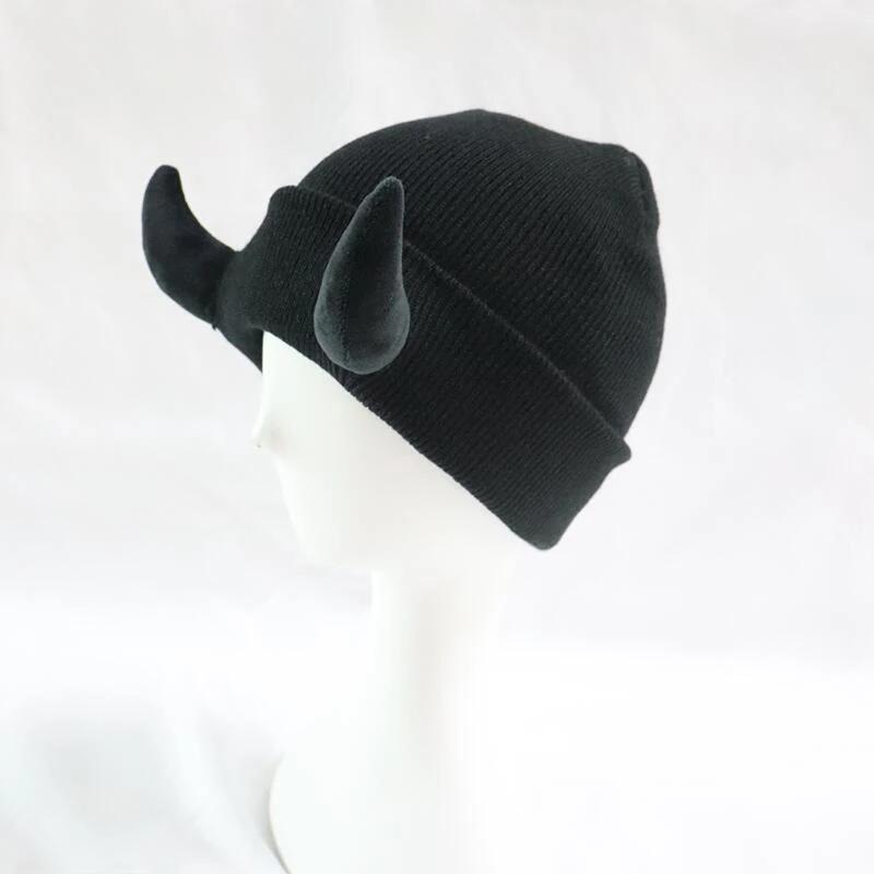 Шапка в виде дьявола