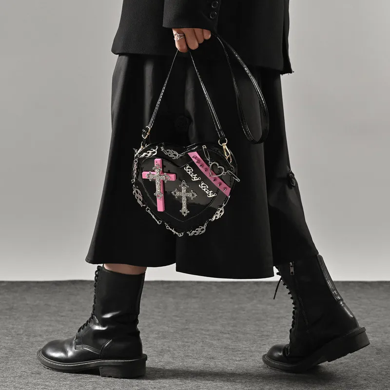 

Gothic Style Women Love Heart Purse Handbag Y2k Girls Punk Shoulder Bag Rivet Chain Harajuku Corssbody Black Cool Messenger Bags