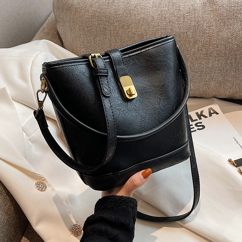 

Small Bucket Shoulder Side Bags for Women 2022 Winter Trend Vintage Designer Small Good Quality Leather Crossbody Bag Handbags