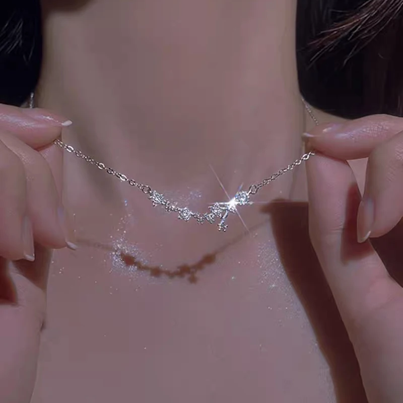 

Vintage Shining Necklace Women Trendy Zircon Water Drop Pendant Clavicle Chain Silvery Simple Rhinestone Party Jewelry Gift
