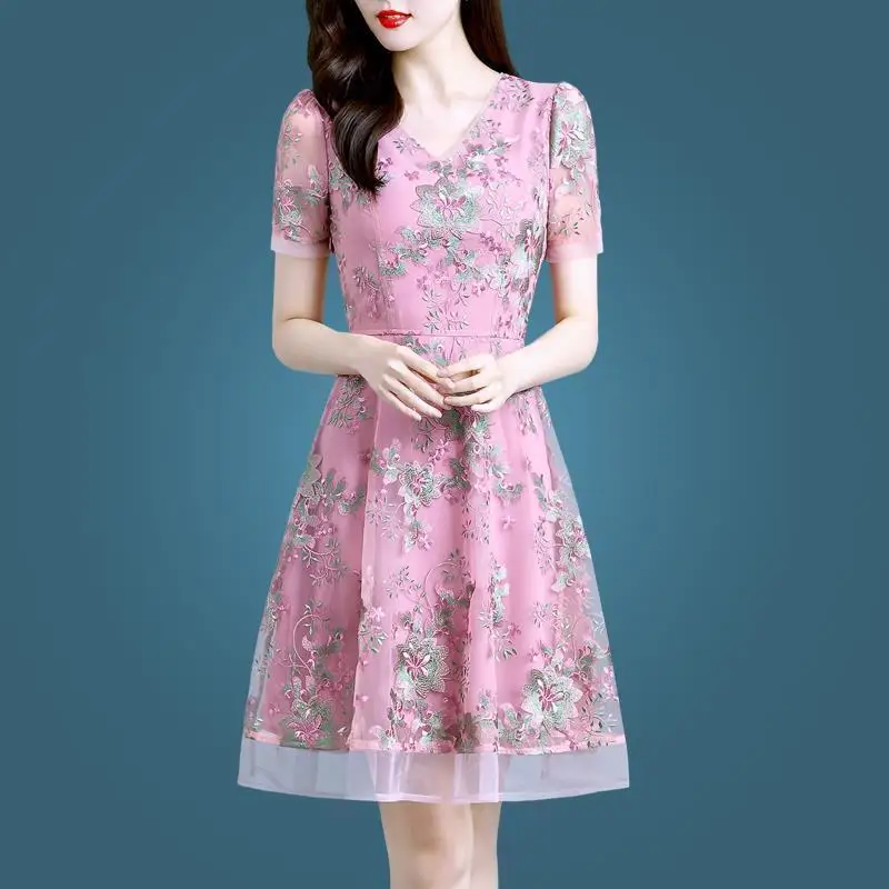 Эксклюзивная юбка с вышивкой Новинка лета 2023 Женская Корейская версия средней