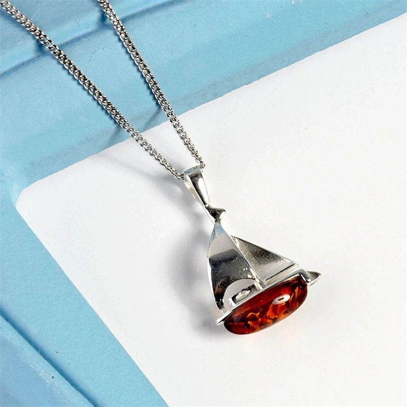 

Sailboat Pendants Necklace For Women Bottom Red Stones Fashion Personalized Chain Charms Chokers Accessories Party Gifts Jewelry