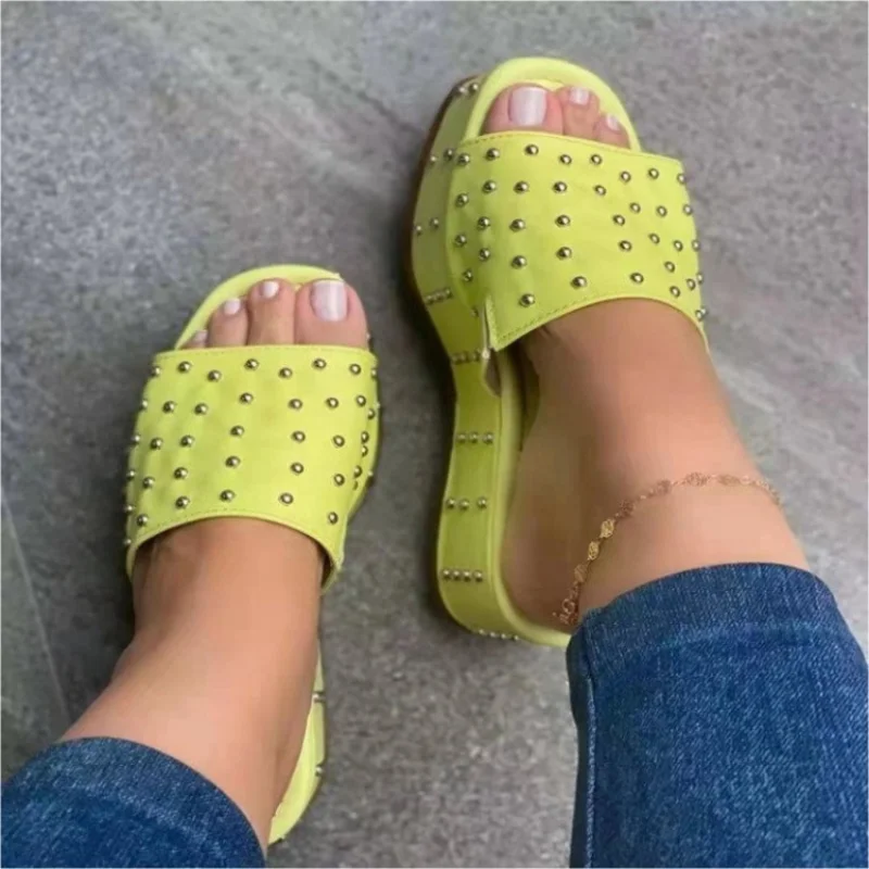 Summer Hot Selling Ladies Sandals 2022 New Platform Thick Bottom Rivet Slippers Outdoor Casual Women's Slippers Big 43 Designer