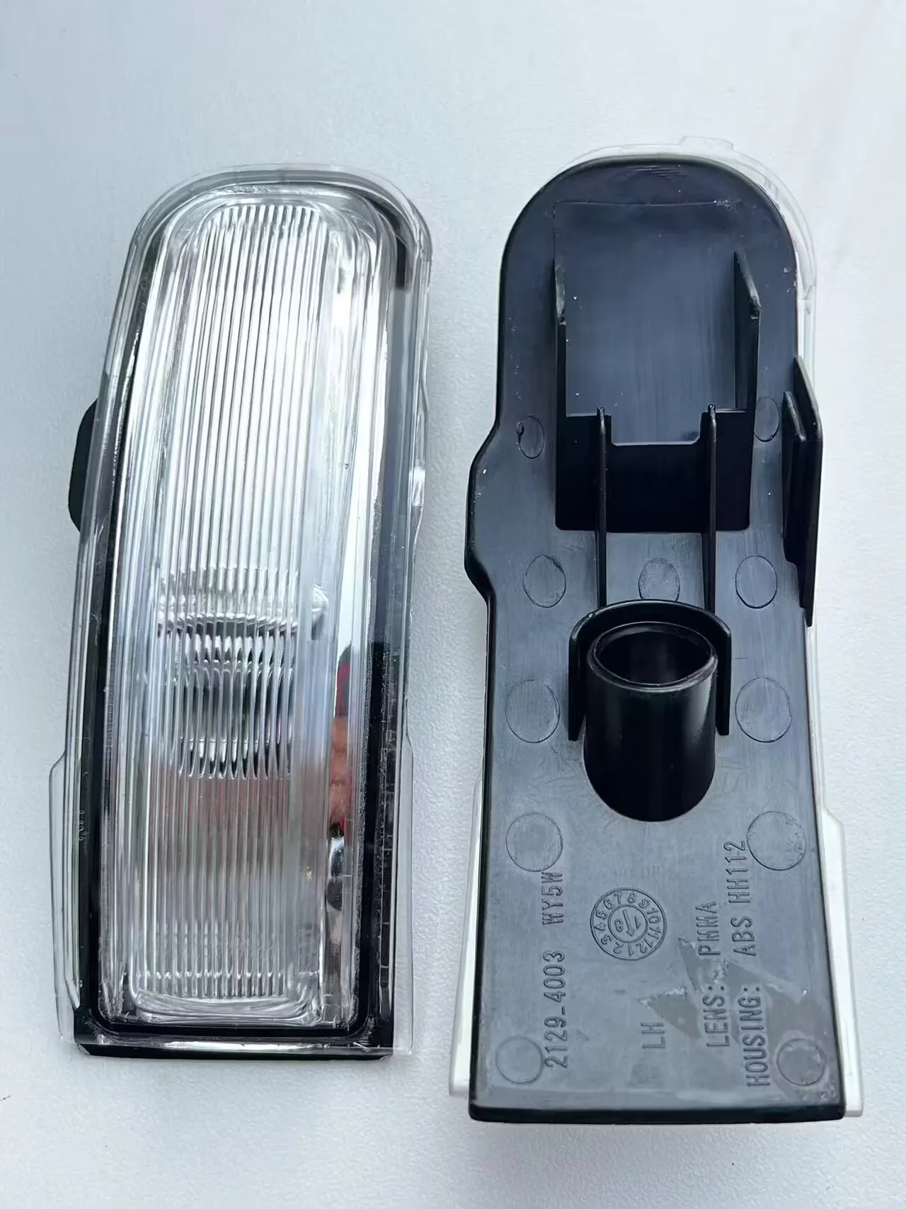 

68348178AA 68348179AA 71779557 71779556 Reverse mirror lights split left and right for Jeep Liberty/Rebel 15-23 Auto Accessories