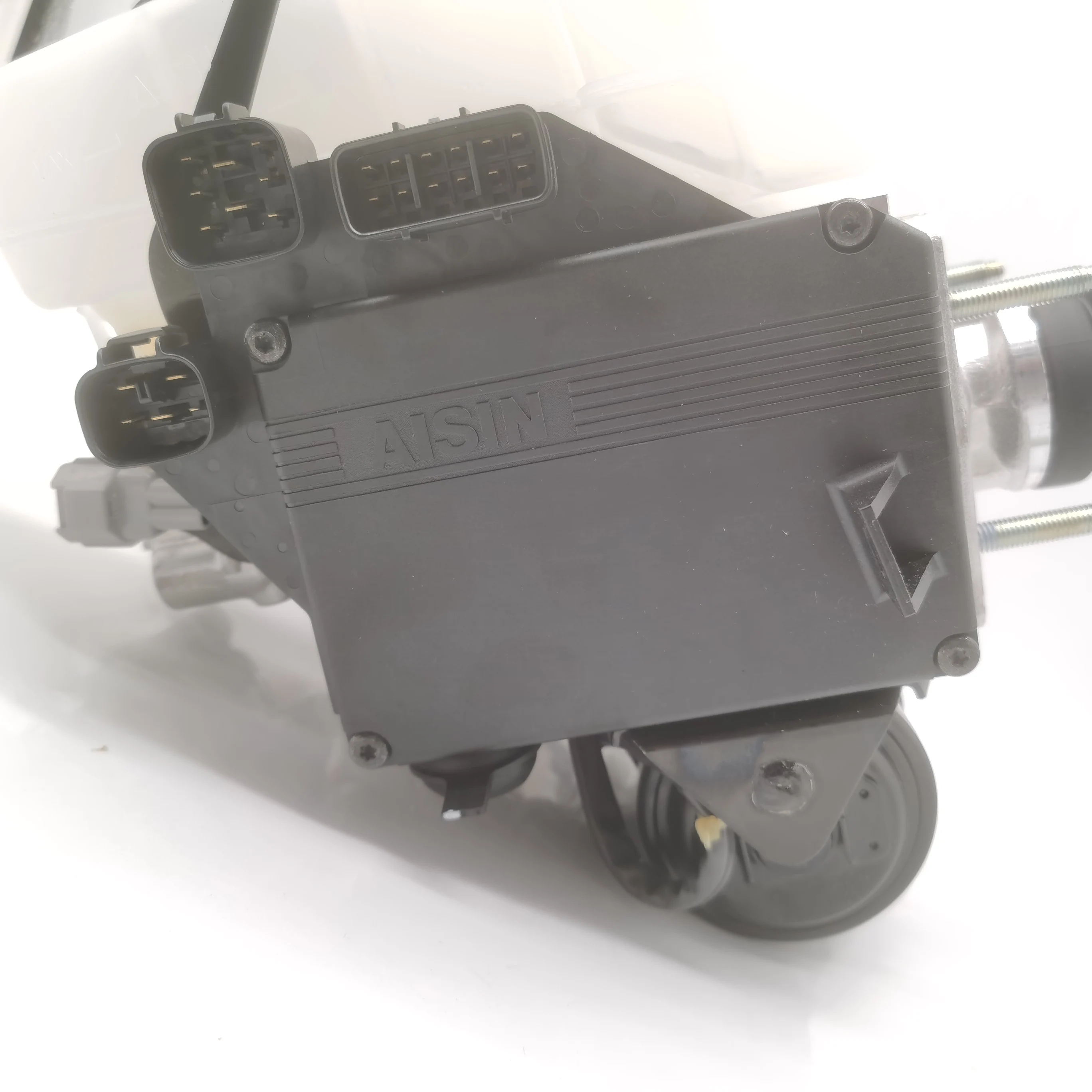 Рисунок 3 - Автозапчасти ABS главный цилиндр