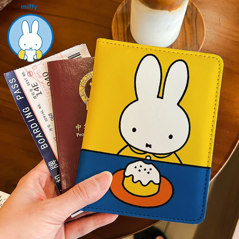 Фото Милый чехол для карт Miffy, защитный чехол для удостоверений личности, многофункциональный держатель для паспорта и карт, портативный для путешествий за границу №1