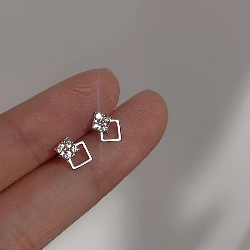 

Unique Double Square Earrings For Women 2022 New Korean Hollow Stud Earrings Girls moda coreana Bijoux Classic Wedding Jewelry