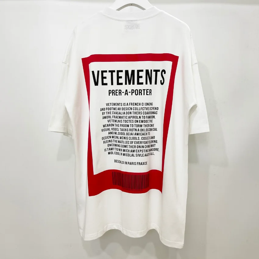 

Vetements Red Patch Logo T-Shirt Men Women Back Big Mark Print Tee Oversize VTM Tops Men Clothing