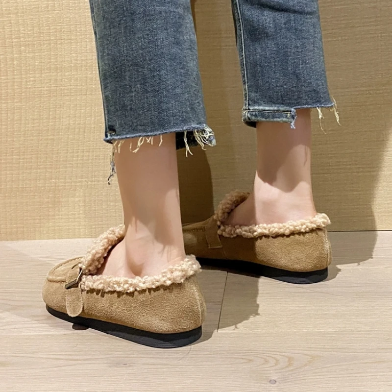 Лоферы женские на меху повседневные туфли плоской подошве кроссовки с круглым