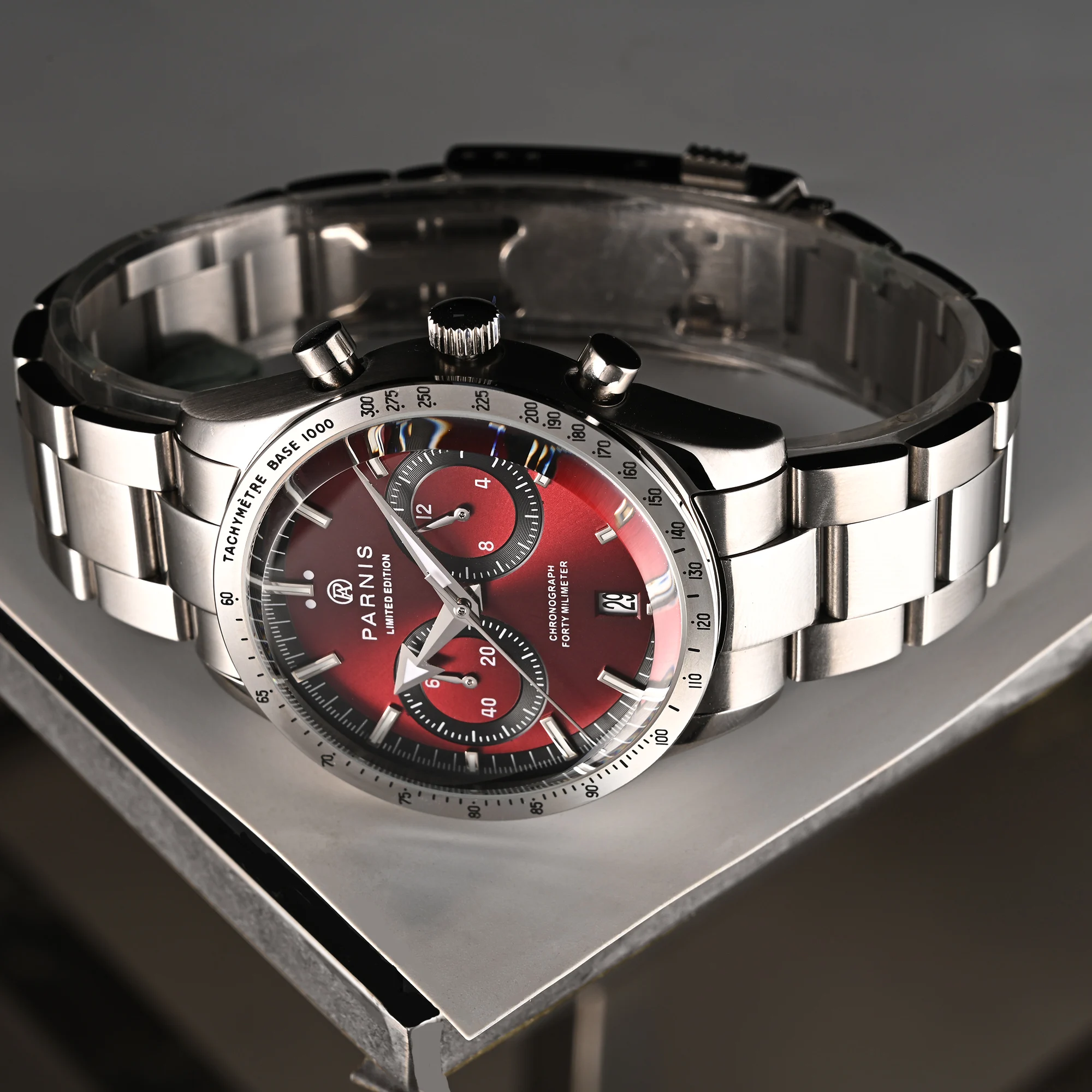 Часы мужские зеленые/золотистые кварцевые с хронографом 40 мм